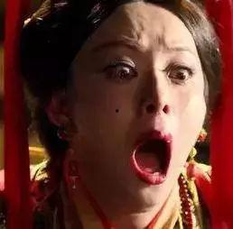 女主播尝试风油精