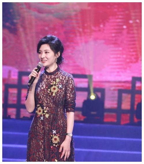 主持人周涛照片