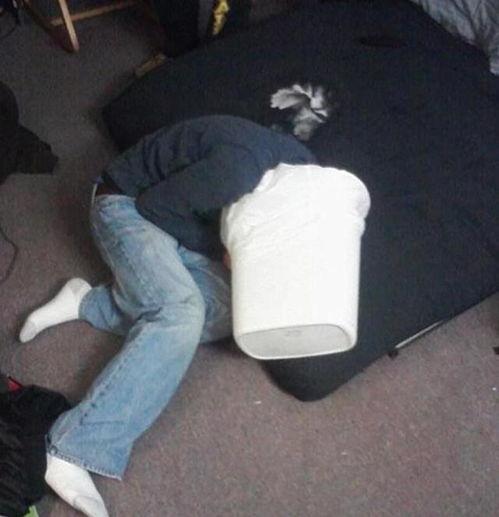 酒醉搞笑图,酒醉搞笑图背后的欢乐瞬间